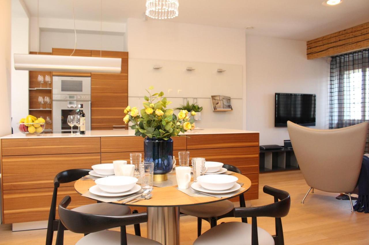 Tallinn City Apartments Old Town Square ภายนอก รูปภาพ